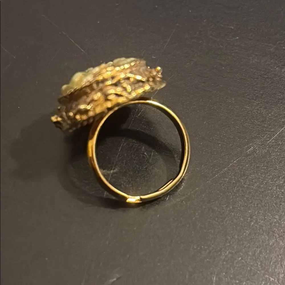 Elegant Vintage Seahorse Gold and Green Statement Ring